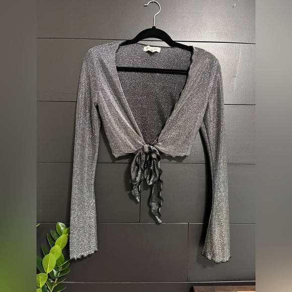 URBAN OUTFITTERS Shimmer Bell Sleeve Crop Tie Cardigan Cover Up Sz S EUC - Picture 1 of 7